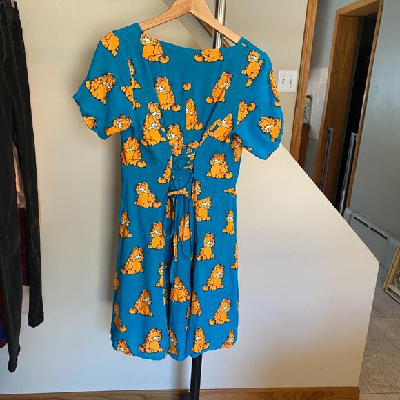 Button Down Garfield T-Shirt Dress - Picture 2 of 2